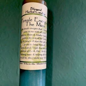 Female Energy Candle 🕯